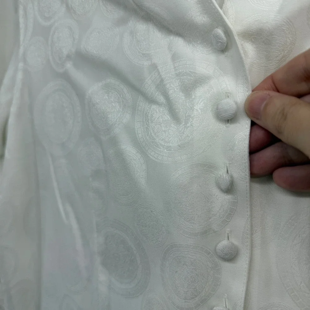 Foxcroft Button Down Shirt Womens 12 White Non-Iron Cotton Medallion Jacquard
